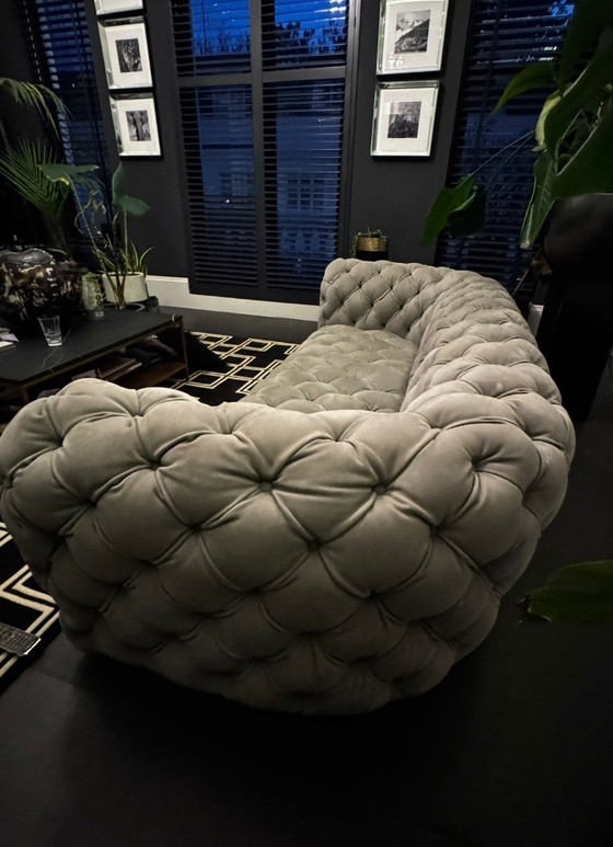Baxter Chester Moon Sofa by Paola Navone, 255cm, Nubuck Leather, 3-5 seaters, Grey, Chesterfield (photo 11 of 11)
