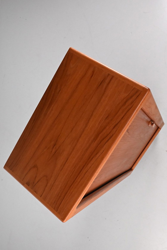 Image 1 of Armoire haute Silkeborg