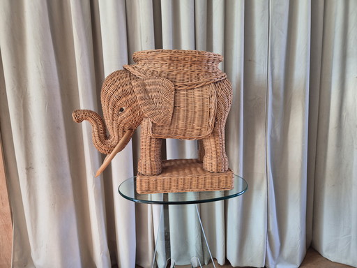 elefante vintage in vimini marrone