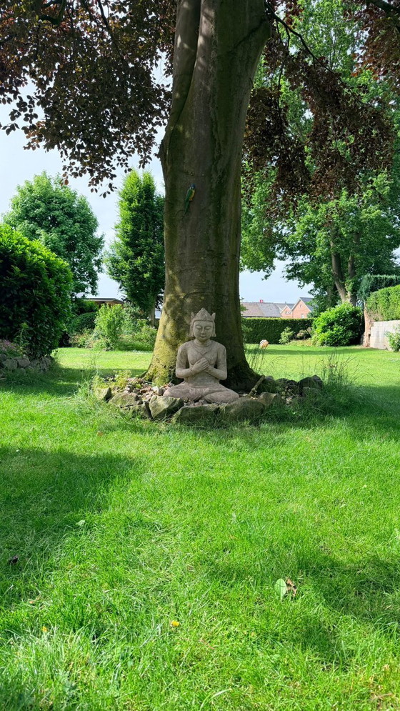 Image 1 of Monumentale Indonesische Tempelfiguur à Natuursteen – Java de Bali – 19e Eeuw