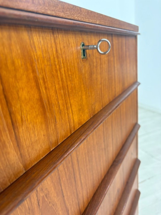 Image 1 of Vintage teakhouten ladekast, wastafelmeubel, linnenkast, Deens design