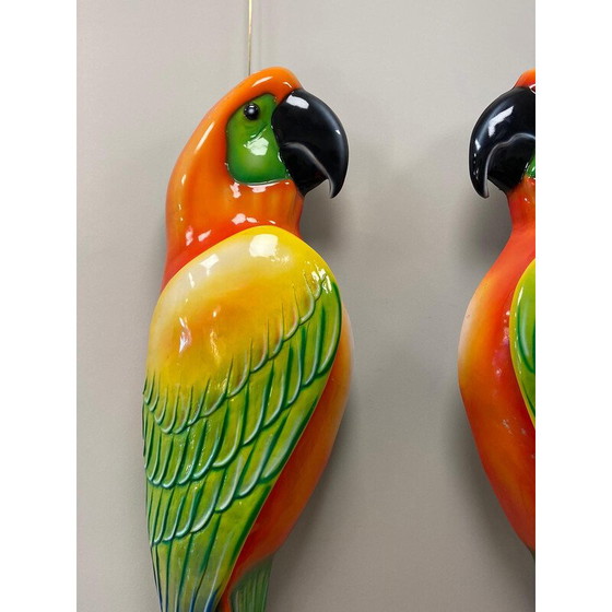 Image 1 of Pair of vintage parrots macaws in fiberglass and epoxy, Italy 1970s