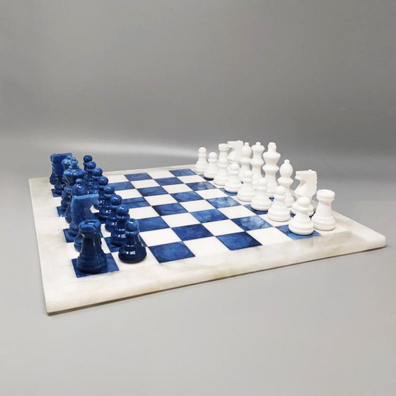 Image 1 of Jeu d'échecs élégant bleu et blanc des années 1970 en albâtre de Volterra, fait main. Fabriqué en Italie.
