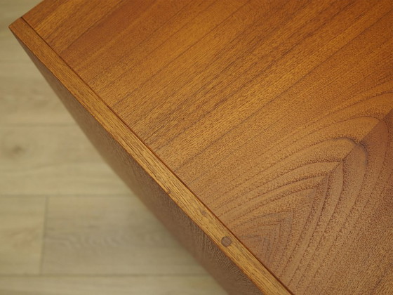 Dänischer Teakholzschrank auf konischen Beinen, skandinavisch modern der 1960er Jahre – Buffetschränke, Wood (photo 8 of 14)