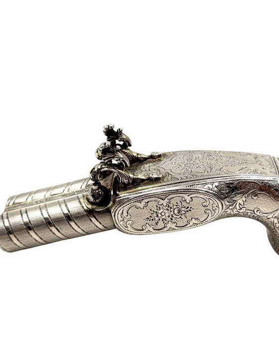Gun-Shaped Silver Vermeil Snuff Cigarette Box, France, Early 20th Century – Decorative Objects (photo 12 of 17)