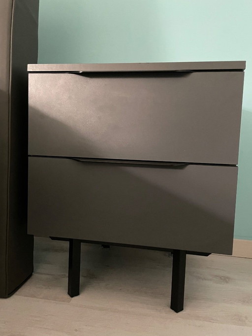 Spacious bedside tables anthracite and black