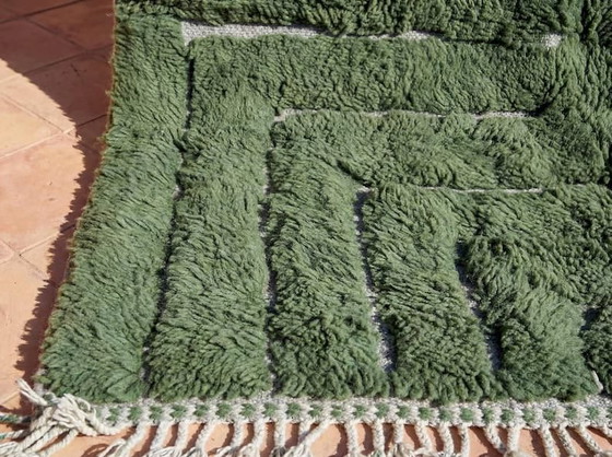 Image 1 of Handmade Pure Wool Rug, Traditional Craftsmanship, 200/300 cm