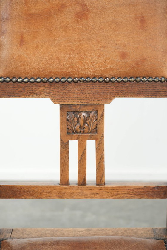 Image 1 of Ensemble de 4 chaises de salle à manger anciennes en chêne de style Art nouveau, recouvertes de peau de mouton.