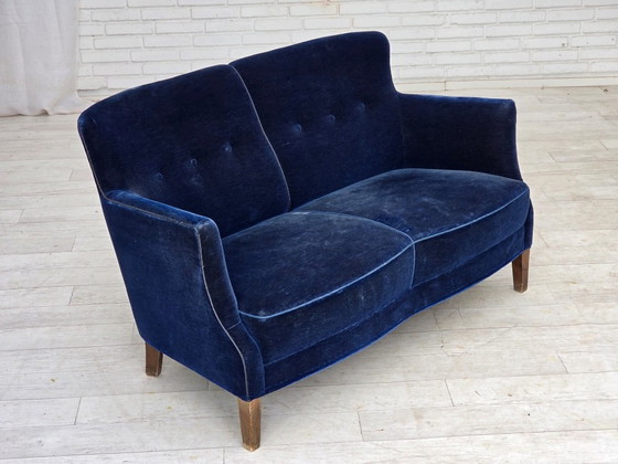 1960s, Danish 2-seater sofa. Dark blue furniture velour. – 2 seaters, Velvet, Wood (photo 4 of 12)