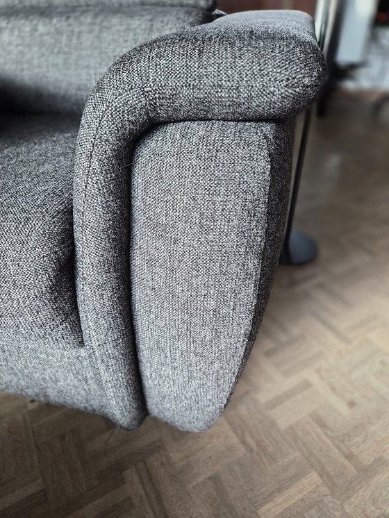 Image 1 of Recor corner sofa with longchair 7-8 seats, as good as new