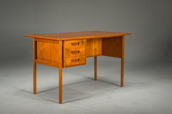 Image 1 of Midden-eeuws Deens teakhouten bureau van Gunnar Nielsen Tibergaard, jaren 60