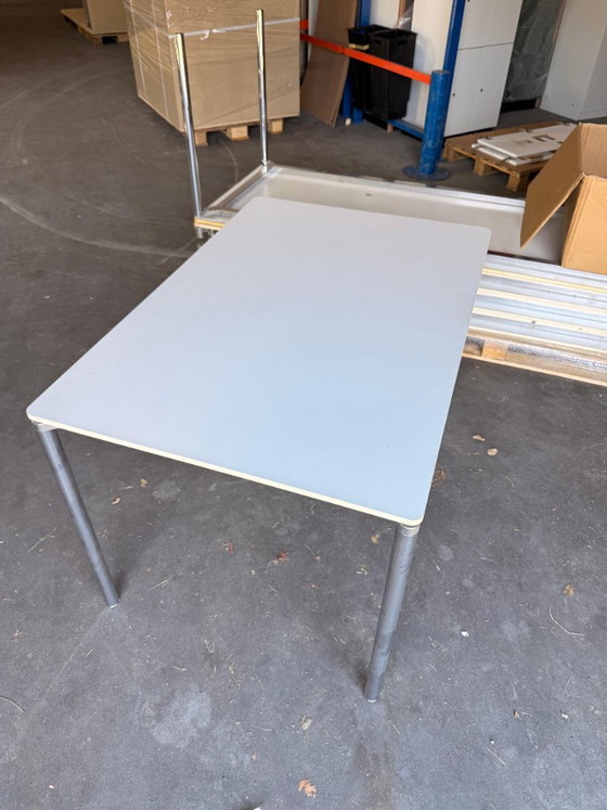 Fritz Hansen Plano Tisch, Esstische, Metall, Holz, Grau, Modern (Foto 3 von 13)