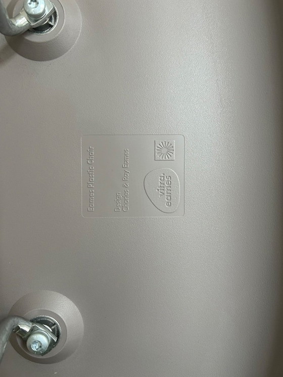 Image 1 of Vitra Eames DSR Esszimmerstühle