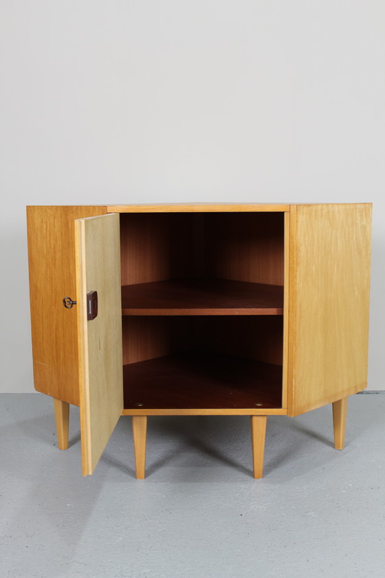 Image 1 of Meuble d'angle vintage, mobilier audio - années 1960