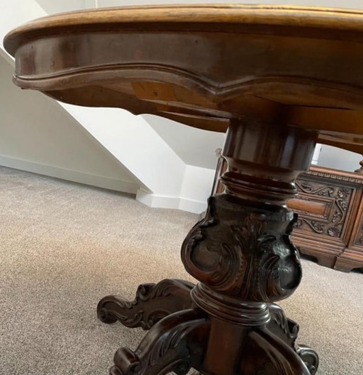 Mesa de comedor clásica