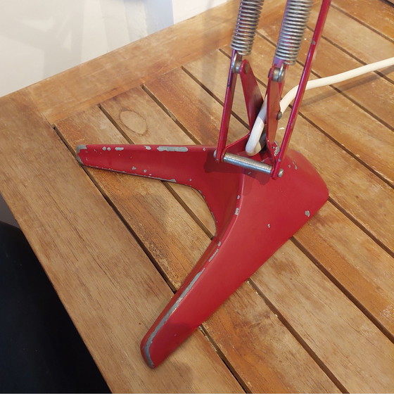 Image 1 of Lampada da scrivania rossa industriale di Ledu, progettata da un architetto svedese di metà secolo.