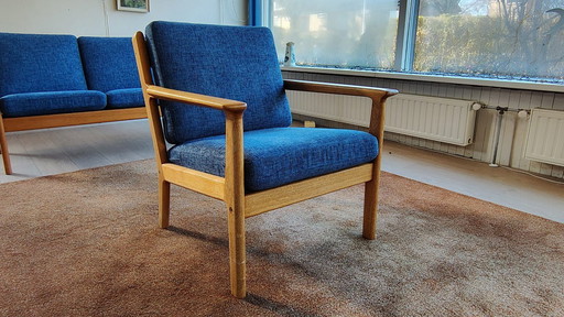 Sofá y sillón Getama de 3 plazas. Diseño de Hans J. Wegner.