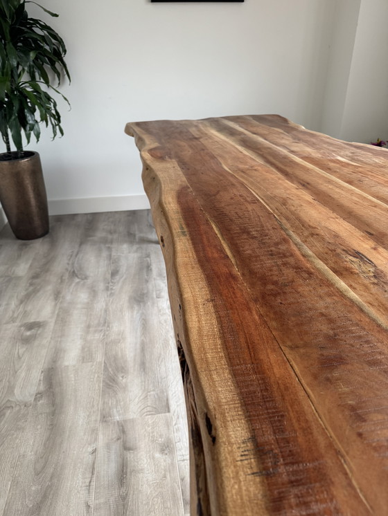 Image 1 of Mesa de tronco de árbol de madera maciza de acacia 240x90/95x77 cm