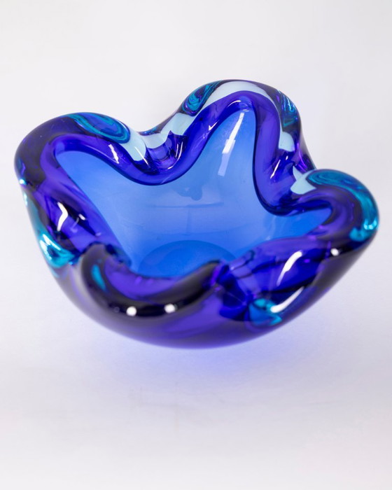 Vintage 1970s blue Murano glass ashtray, Italian design – Bowls (photo 3 of 7)