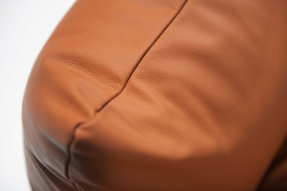 Image 1 of Splendido divano Marenco XL in pelle color cognac disegnato da Mario Marenco per Arflex Italia.