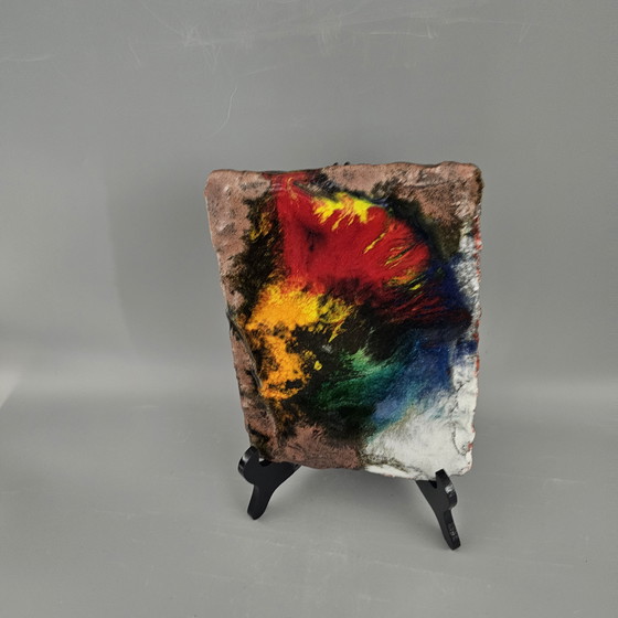 Image 1 of Vintage West-Duitse Fat Lava Muurplaquette Gemaakt Door Vulkan Keramik / Ostara Fliesen. Kleuren: Rood, Oranje, Blauw en Groen.