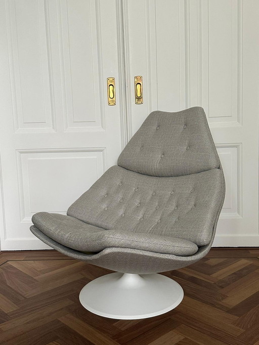 Artifort 588