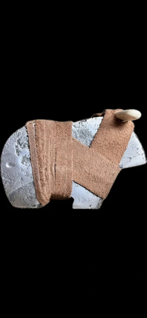 Toro in alluminio riciclato – decoratieve objecten, Leather, Aluminium