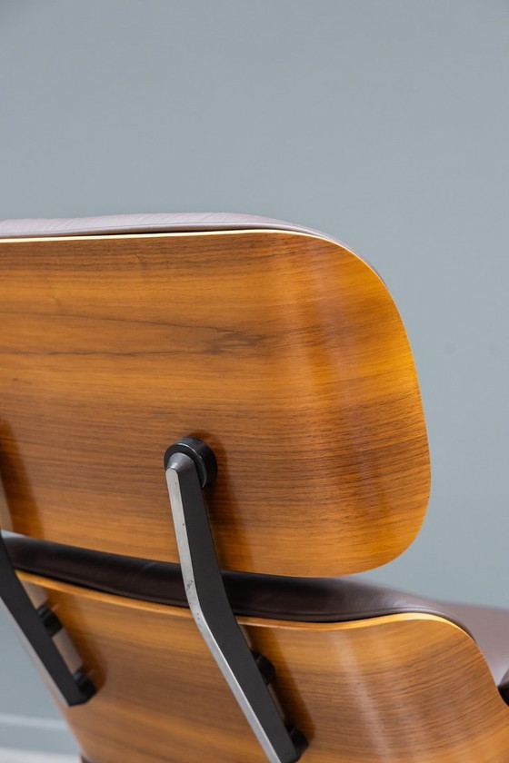 Image 1 of Sillón Eames + otomana