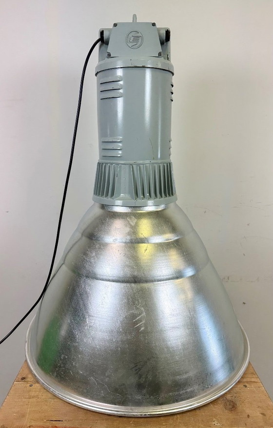 Image 1 of Große industrielle Aluminium-Pendelleuchte von Elektrosvit, 1960er Jahre