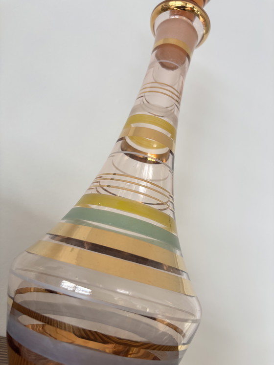 Image 1 of Decoratieve Boheemse Glazen Karaf met Gouden en Kleurbaden — Vintage Midden-Europees Glas
