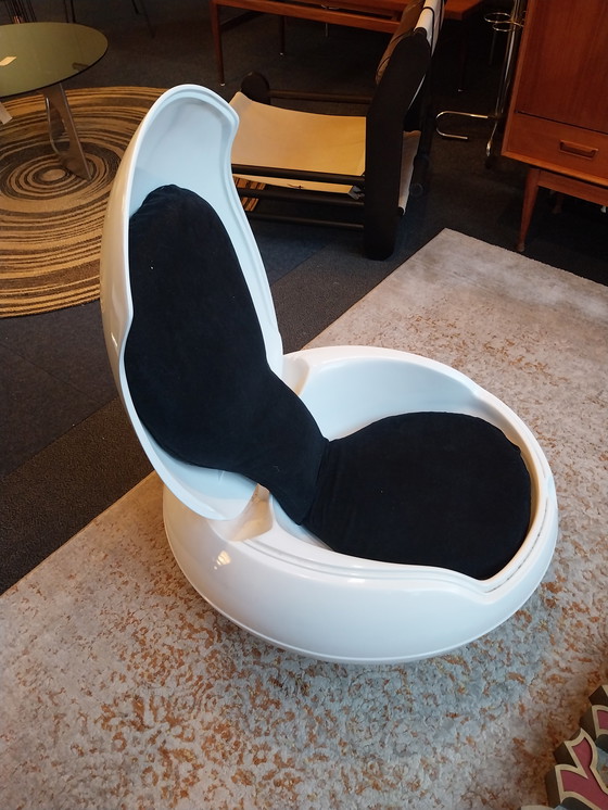 Image 1 of 1 x Peter Ghyczy egg chair. Latere versie 