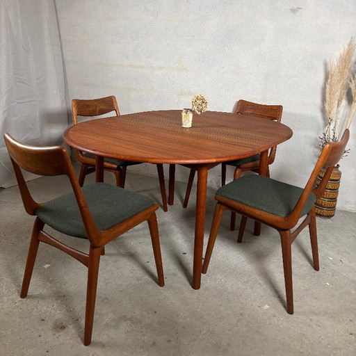 Round Extendable Teak Dining Table Butterfly — Danish