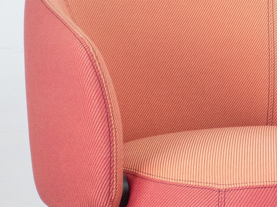 Image 1 of Poltrona Openest/Pouf Annex di Patricia Urquiola per Haworth