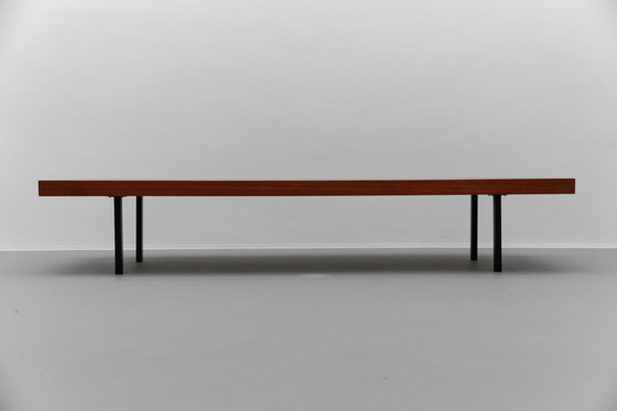 Image 1 of Banco de nogal de mediados de siglo con patas de metal, década de 1960