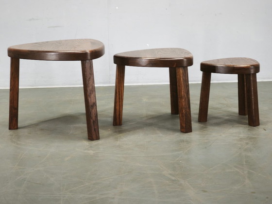 1960s Czechoslovak Mid-Century Solid Oak Nesting Tables, Set of Three – Side tables, Wood (photo 9 of 10)