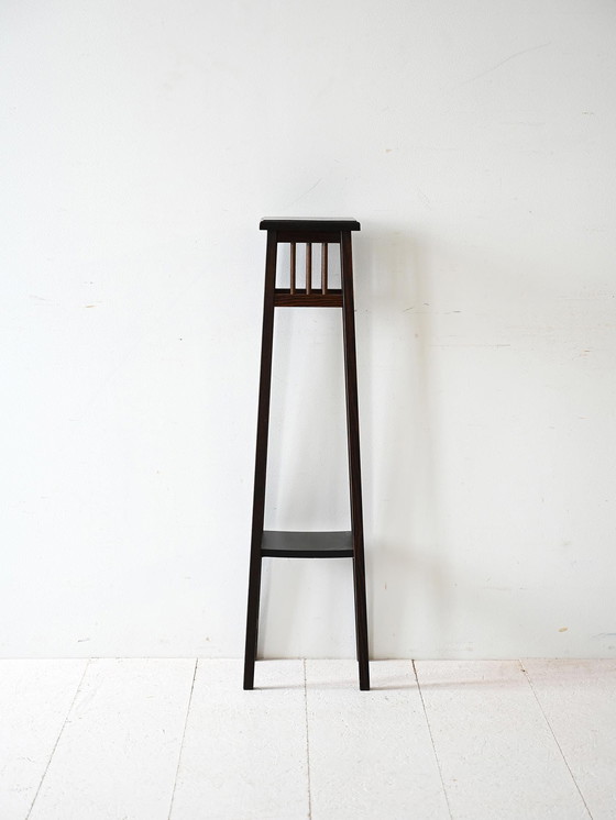 Image 1 of Vintage Zweeds Houten Voetstuk