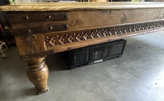 Image 1 of Very beautiful, spacious coffee table