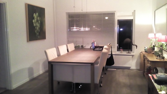 Image 1 of Table 260 x 100 avec 6 chaises spacieuses en cuir avec roulettes en caoutchouc