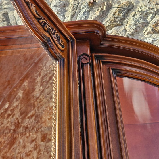 Image 1 of Franse vintage glazen vitrinekast - Kersenhouten vitrine - Louis XV-stijl - jaren 70