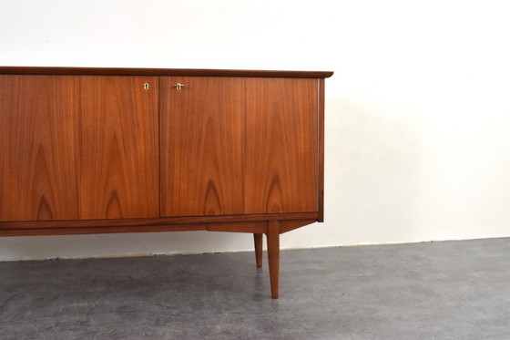 Image 1 of Credenza in teak di metà secolo di Frederik Kayser, anni '60.