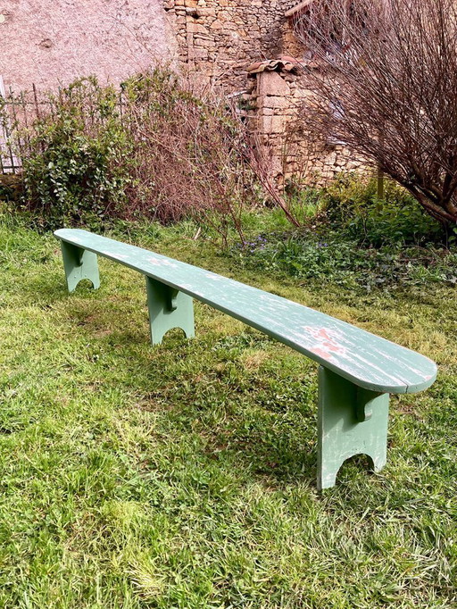 Banco de granja antiguo de madera curvada