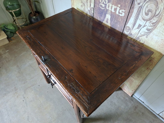 Image 1 of Tavolino d'altare cinese antico, consolle, cassettiera, dimensioni 101x70 cm e 83 cm di altezza.