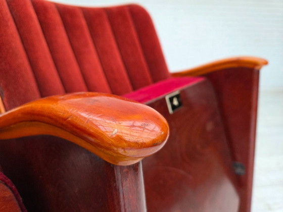 Image 1 of Fauteuils de cinéma/théâtre danois des années 1950, en velours d'ameublement, état d'origine.