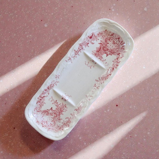 Portasapone del XIX secolo in pietra di ferro rosa