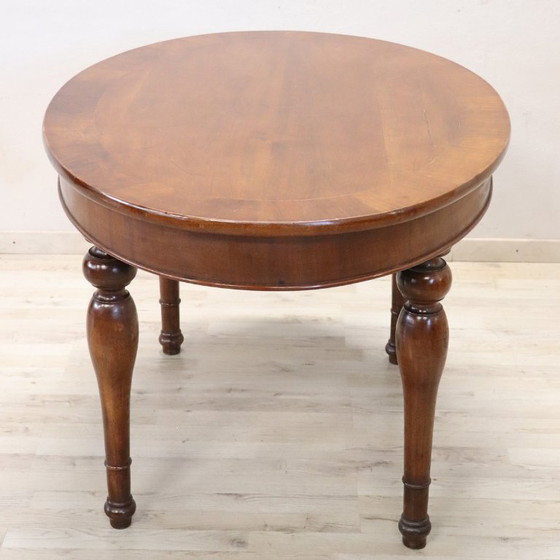 Image 1 of Antique Oval Table in Walnut, Italy Mid 19th Century