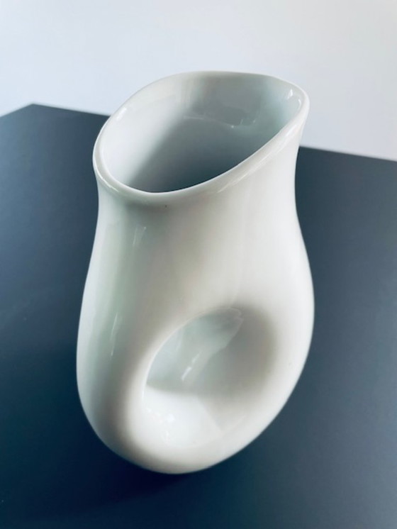 Image 1 of Caraffa dal design moderno in ceramica bianca