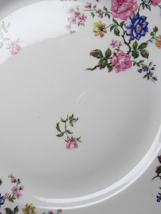 Image 1 of 4 Bernardaud Limoges porcelain dinner plates with floral decoration from the 1920s-1950s