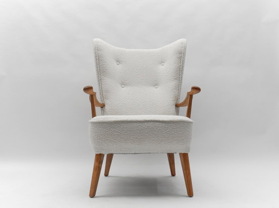 Image 1 of Grandi poltrone con schienale alto in tessuto bouclé bianco e braccioli ergonomici, anni '50
