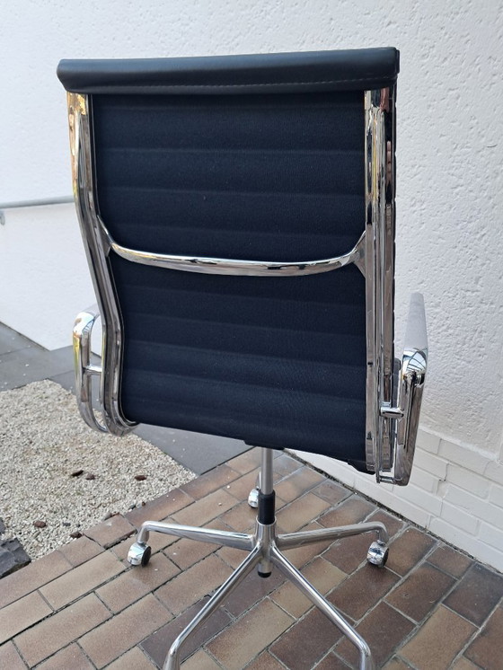 Image 1 of Vitra Eames Alu Chair, pelle