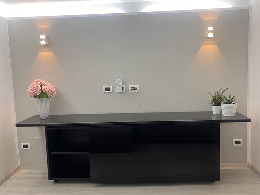 Crédence Sheraton noire